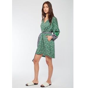 XiRENA Hart Green Tie Waist Dress in Intro Vert Size XS